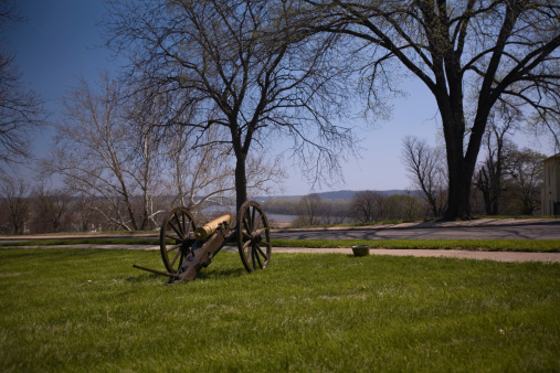 Canon protecting the fort of Leavenworth on the missouri river where on the lewis and clark trail