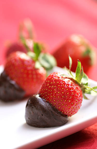 istock Strawberries in chocolate 172678412