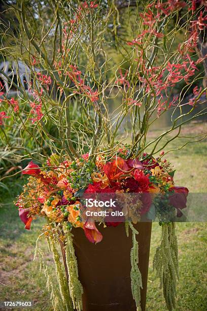 Arreglo Floral De Bodas Foto de stock y más banco de imágenes de Amor - Sentimiento - Amor - Sentimiento, Arreglo, Boda