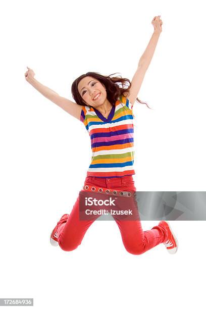 Salto Con Alegría Foto de stock y más banco de imágenes de Camiseta - Camiseta, Encuadre de cuerpo entero, Jersey de pico