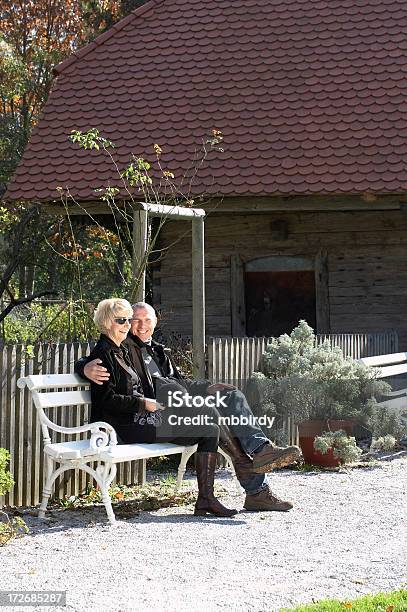 Happy Senior Paar Stockfoto und mehr Bilder von 60-69 Jahre - 60-69 Jahre, Aktiver Senior, Alter Erwachsener