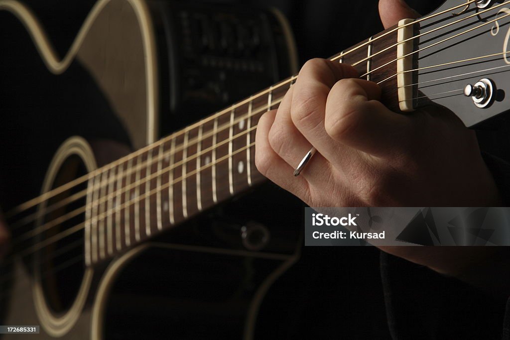 Fingersetting na guitarra no pescoço - Foto de stock de Ambiente - All Vocabulary royalty-free