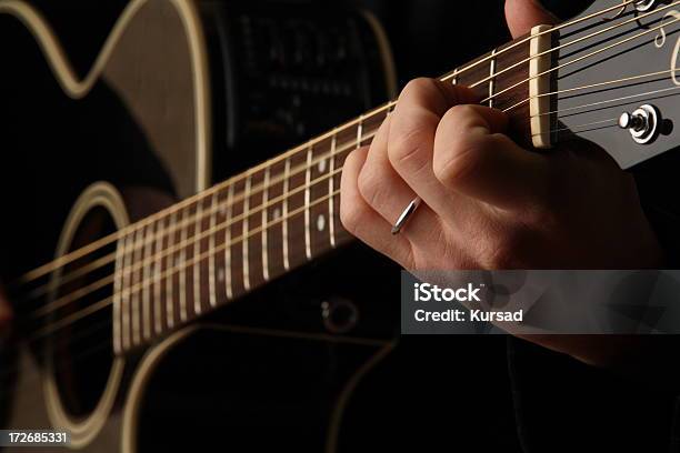 Foto de Fingersetting Na Guitarra No Pescoço e mais fotos de stock de Ambiente - All Vocabulary - Ambiente - All Vocabulary, Anel - Joia, Arte