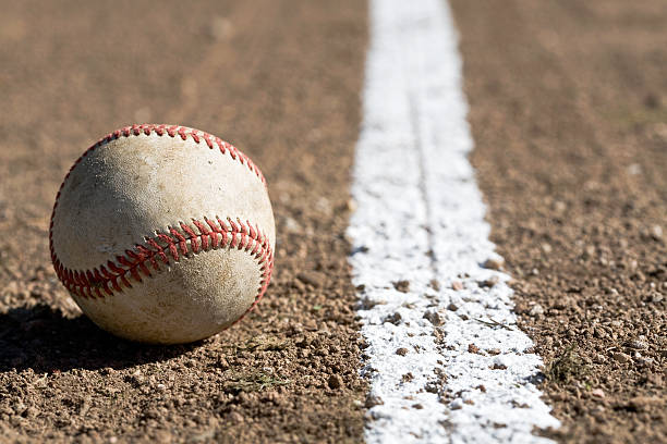 фол мяч - baseline baseball single line dirt стоковые фото и изображения