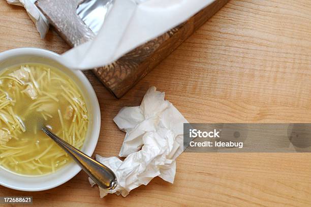 Недомогание — стоковые фотографии и другие картинки Куриный суп - Куриный суп, Бумажный носовой платок, Простуда и грипп