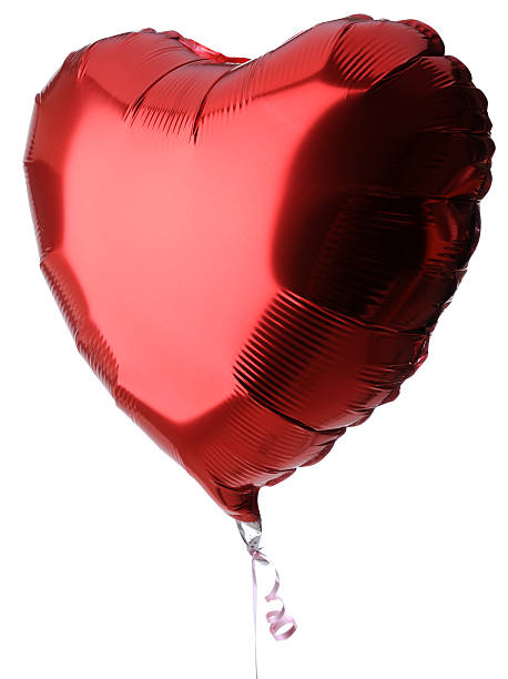coração em forma de balão vermelho sobre fundo branco - heart balloon imagens e fotografias de stock