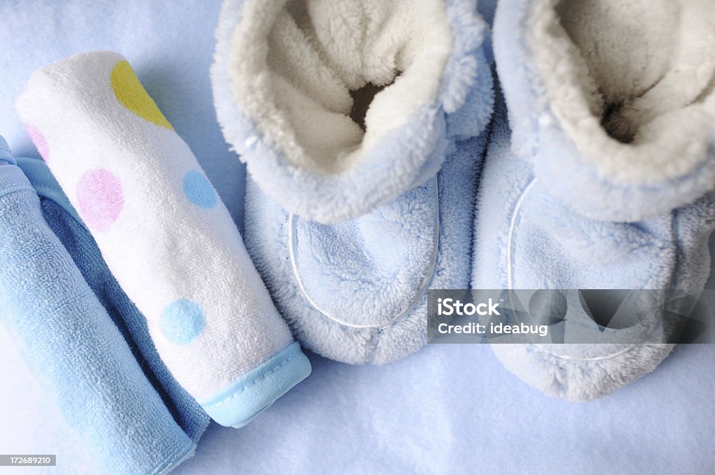 Es un niño - Foto de stock de Azul libre de derechos