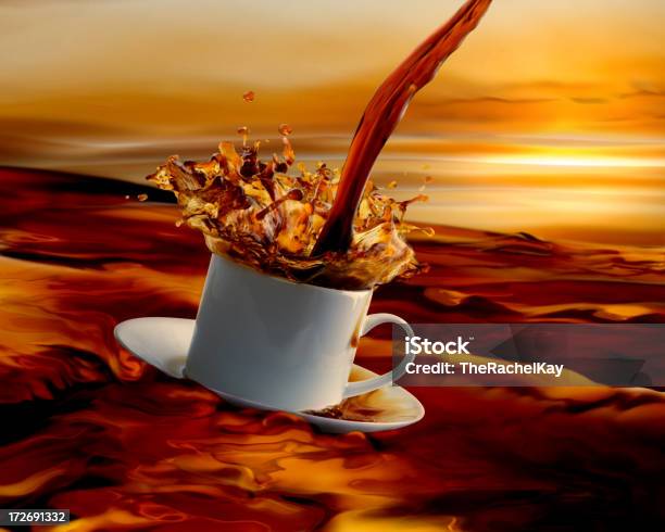 Sea Of Kawy - zdjęcia stockowe i więcej obrazów Kawa - napój - Kawa - napój, Przepełniony, Bez ludzi