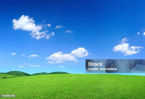 Zielony Krajobraz - zdjęcia stockowe i więcej obrazów Horyzontalny - Horyzontalny, Krajobraz, Niebieski