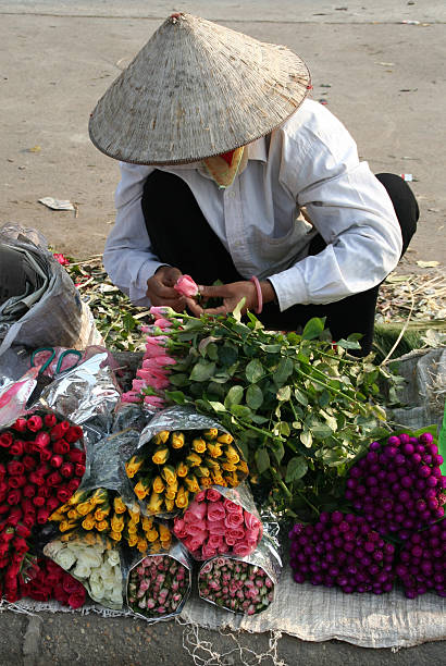 istock flower lady in hanoi 172692822