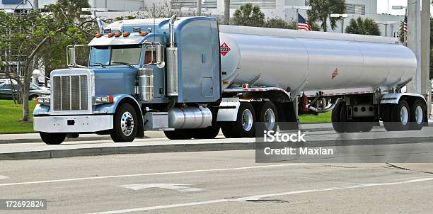 Benzin Road Tanker Stockfoto und mehr Bilder von Anhänger - Anhänger, Behälter, Benzin