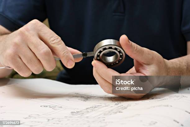 Lavoro Di Meccanica - Fotografie stock e altre immagini di Cuscinetto a sfere - Cuscinetto a sfere, Conformità, Industria