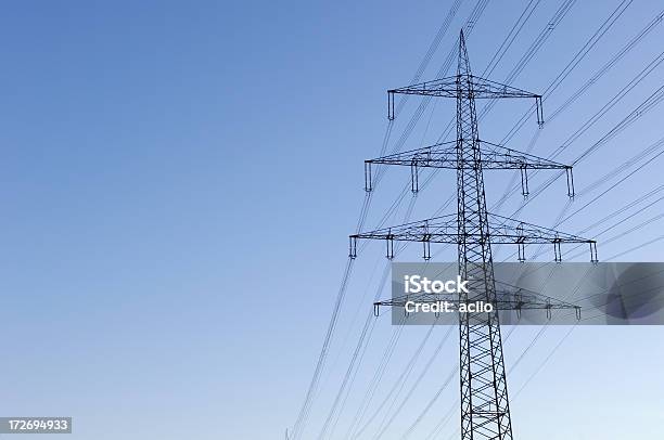 Foto de Torre De Altatensão e mais fotos de stock de Torre de alta-tensão - Torre de alta-tensão, Alemanha, Alto - Descrição Geral