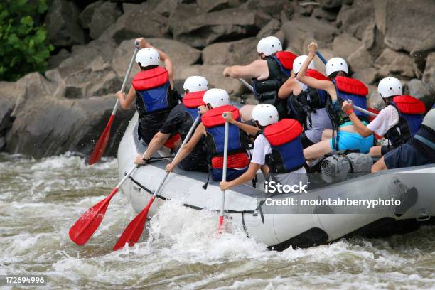 Bootfahren Auf Dem Neuen Stockfoto und mehr Bilder von Abenteuer - Abenteuer, Aufregung, Entspannung