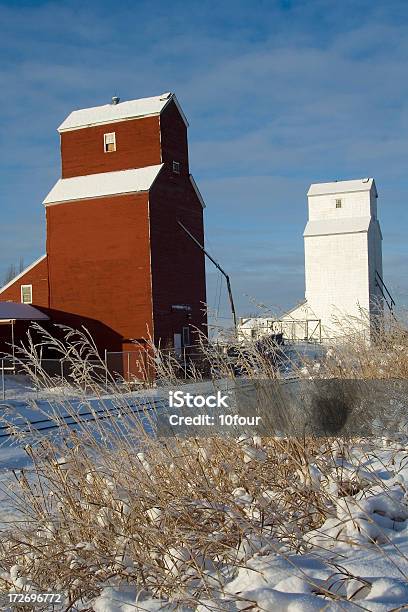 Grano Los Ascensores Foto de stock y más banco de imágenes de Abandonado - Abandonado, Agricultura, Aislado