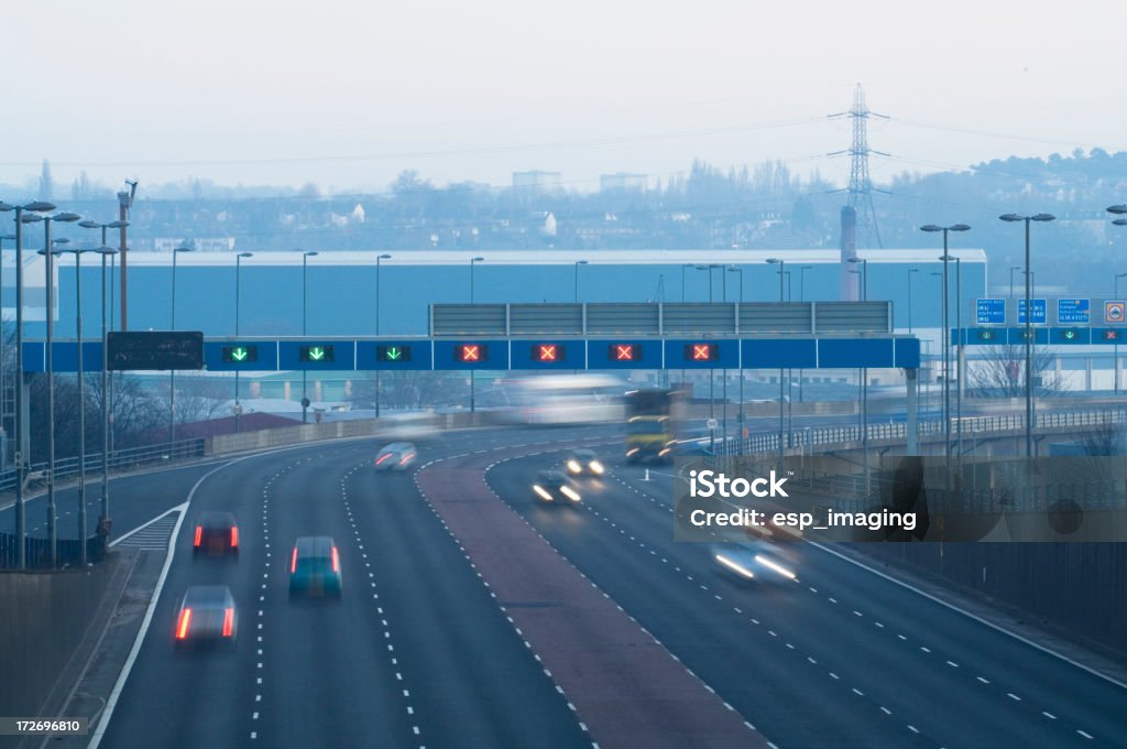 Autostrada in città di Birmingham, Regno Unito - Foto stock royalty-free di Autostrada a corsie multiple