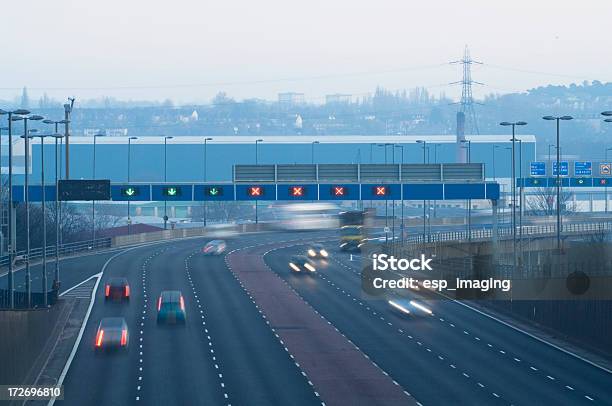 Autostrada In Città Di Birmingham Regno Unito - Fotografie stock e altre immagini di Autostrada a corsie multiple - Autostrada a corsie multiple, Guidare, Regno Unito