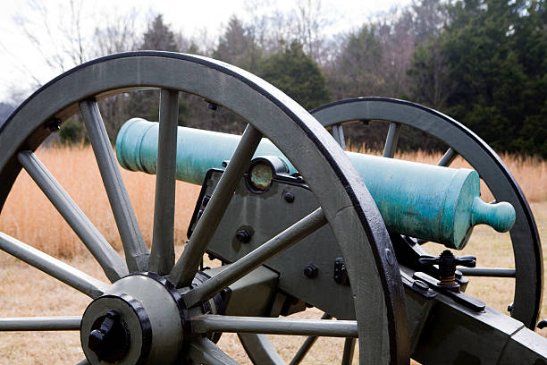 istock Civil War Field Artillery 172696825