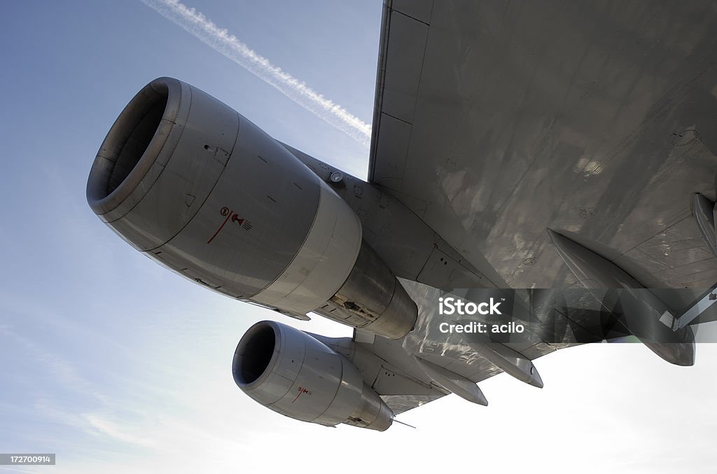 Самолёт двигателями - Стоковые фото Горизонтальный роялти-фри