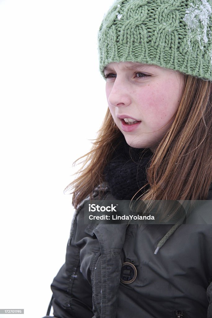 Joven adolescente en invierno - Foto de stock de 14-15 años libre de derechos