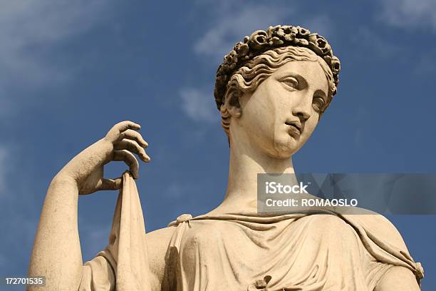 Neoclásico Escultura De Las Mujeres Roma Italia Foto de stock y más banco de imágenes de Adulto - Adulto, Antiguo, Arte