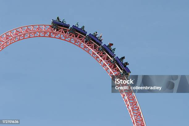 Persone Su Un Ottovolante - Fotografie stock e altre immagini di Montagne russe - Montagne russe, Luna Park, Persone