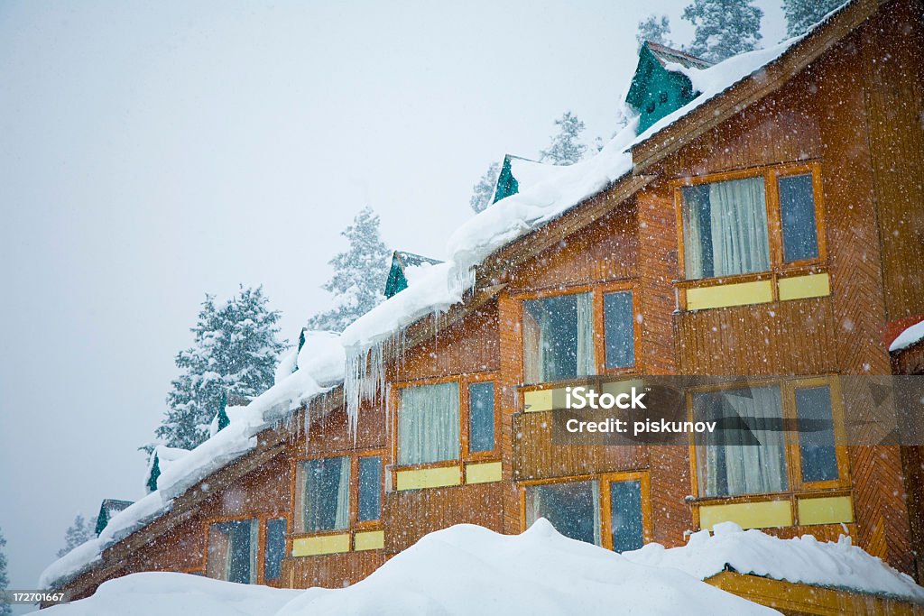 Hotel na Estância de Esqui - Royalty-free A nevar Foto de stock