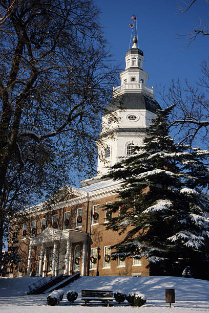 istock Maryland Statehouse in snow 172702076