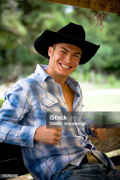 Schöner Cowboy Stockfoto und mehr Bilder von Aufregung - Aufregung, Bildschärfe, Blau