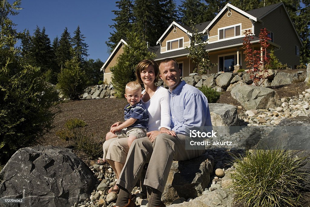 Glückliche Familie von drei wie zu Hause fühlen. - Lizenzfrei 12-17 Monate Stock-Foto