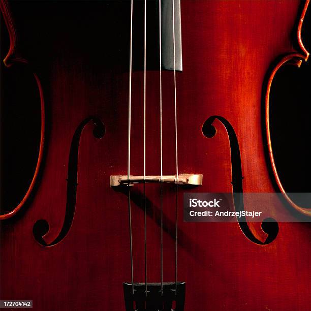 Cello Stockfoto und mehr Bilder von Cello - Cello, Fotografie, Freisteller – Neutraler Hintergrund