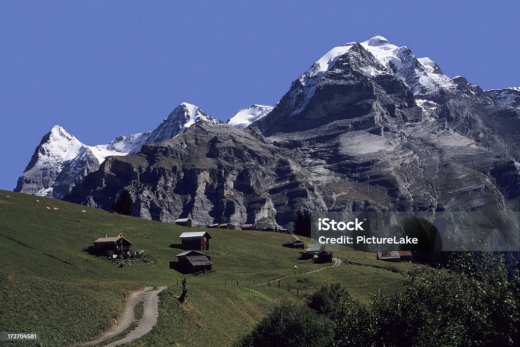 Monte Eiger, Monte Monch e Jungfrau - Foto de stock de Murren - Suíça royalty-free