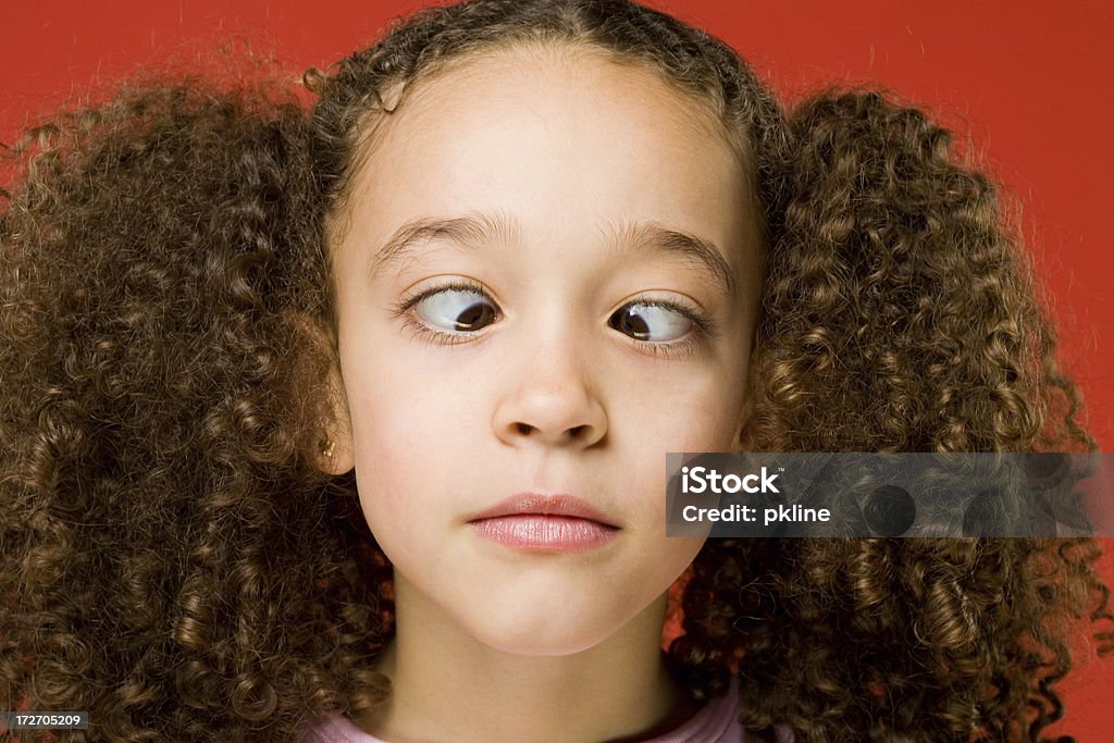Bambina attraversando i suoi occhi! - Foto stock royalty-free di 10-11 anni