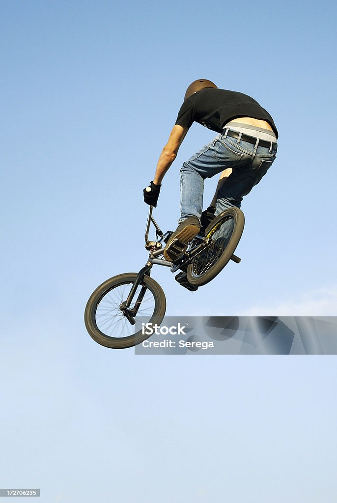 自転車曲芸 - BMXに乗るのロイヤリティフリーストックフォト