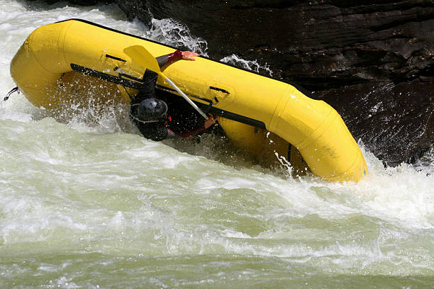 se pierden paletas - rafting rapid white water atlanta whitewater boating fotografías e imágenes de stock