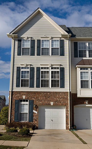 istock Modern Luxury Townhouse in Suburbia 172708664