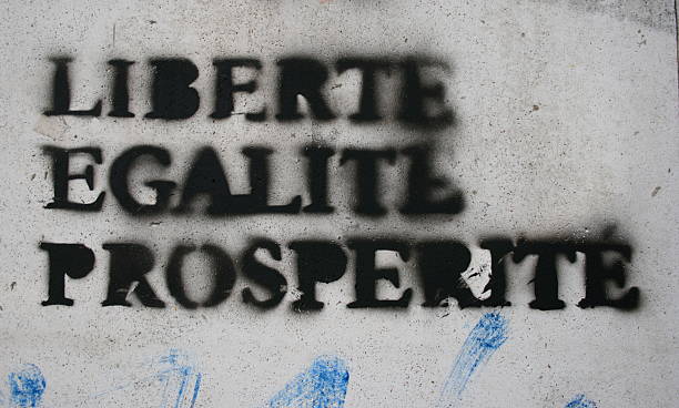 rivoluzione francese slogan: liberté, egalité, prosperité - french revolution foto e immagini stock