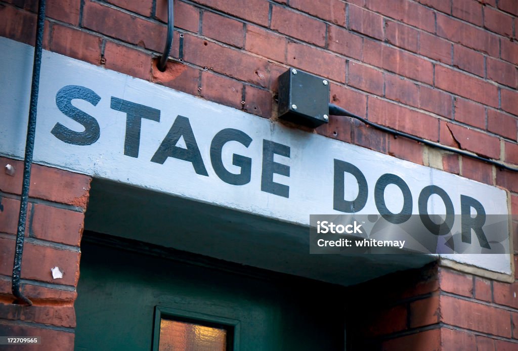 Stadio portiera sul retro di un teatro - Foto stock royalty-free di Scrittura a mano