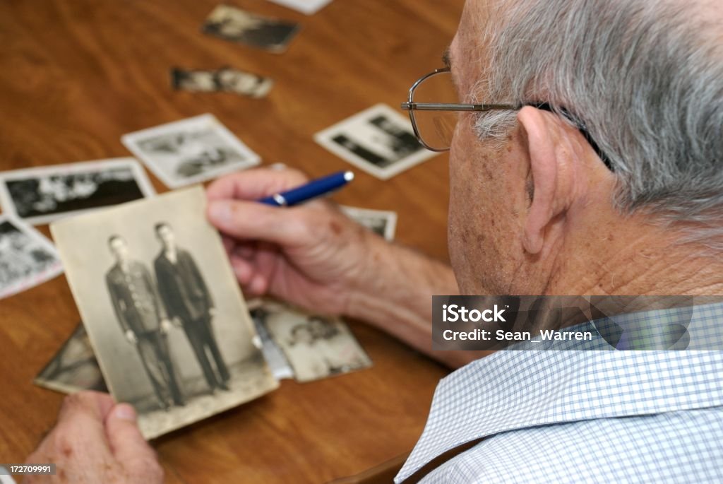 Lembranças de um idoso - Foto de stock de 70 anos royalty-free