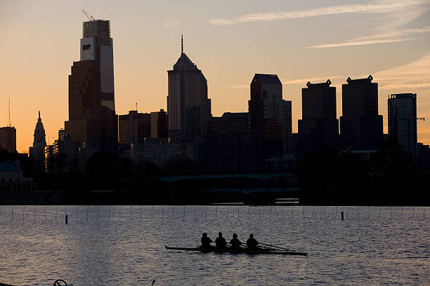 istock Philadelphia Skyline at Dawn 172710487