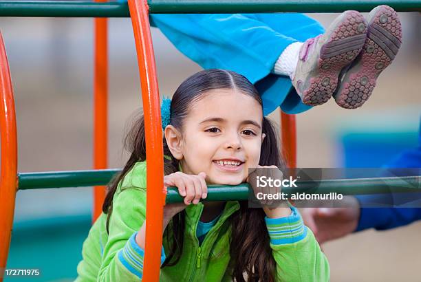 Parque Infantil Felicidade 2 - Fotografias de stock e mais imagens de Amizade - Amizade, Ao Ar Livre, Atividade Recreativa