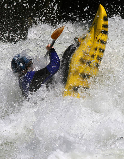 barco de tigre - white water atlanta kayak rapid kayaking - fotografias e filmes do acervo