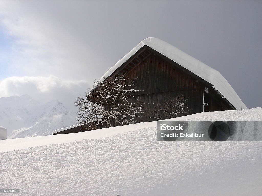 ski lodge - Zbiór zdjęć royalty-free (Schronisko narciarskie)