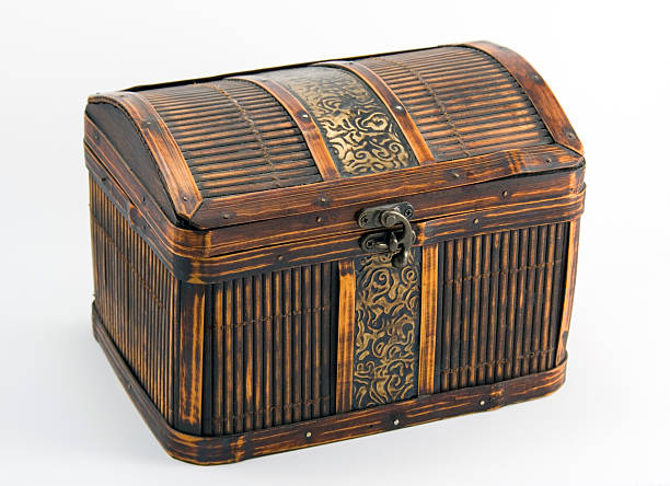 istock Small wooden antique treasure chest 172713922