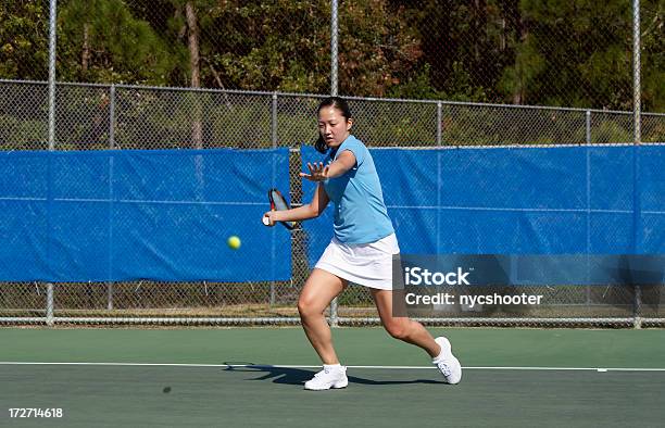 Jugador De Tenis Volea Foto de stock y más banco de imágenes de Tenis - Tenis, Etnias asiáticas e indias, Niño