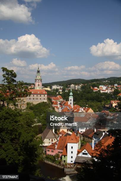 Cesky Krumlov Vista De La Ciudad Foto de stock y más banco de imágenes de Aguja - Chapitel - Aguja - Chapitel, Aire libre, Arquitectura