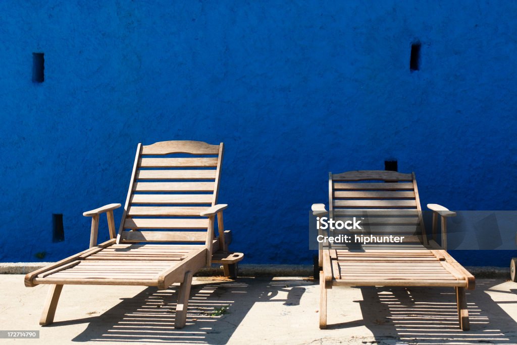 Sol Patio con dos sillas - Foto de stock de Aire libre libre de derechos