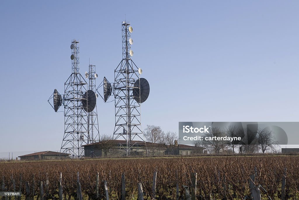 휴대폰 타워수 in French countryside - 로열티 프리 건물 외관 스톡 사진