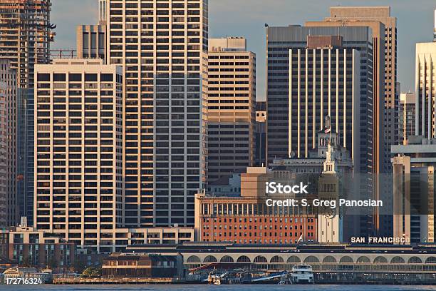 Skyline Von San Francisco Stockfoto und mehr Bilder von Arbeitsstätten - Arbeitsstätten, Außenaufnahme von Gebäuden, Bauwerk