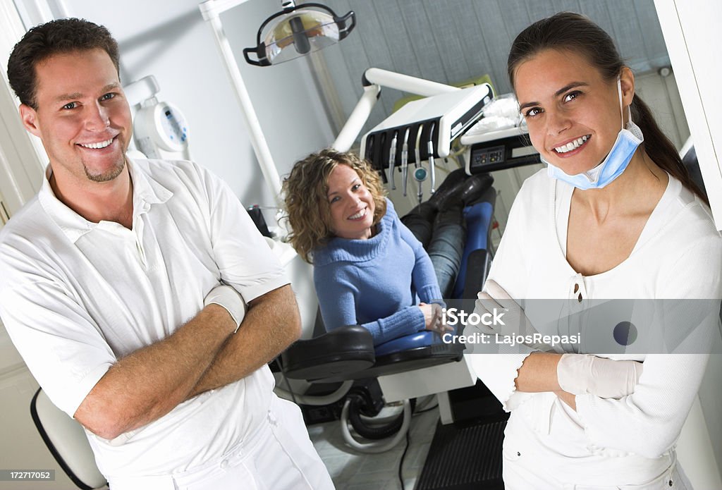 Визит на стоматологическое хирургическое вмешательство - Стоковые фото Белый роялти-фри